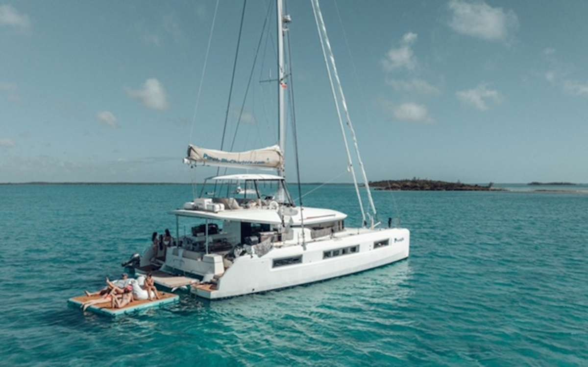 102 Luxury yacht PURELYBLU.jpg