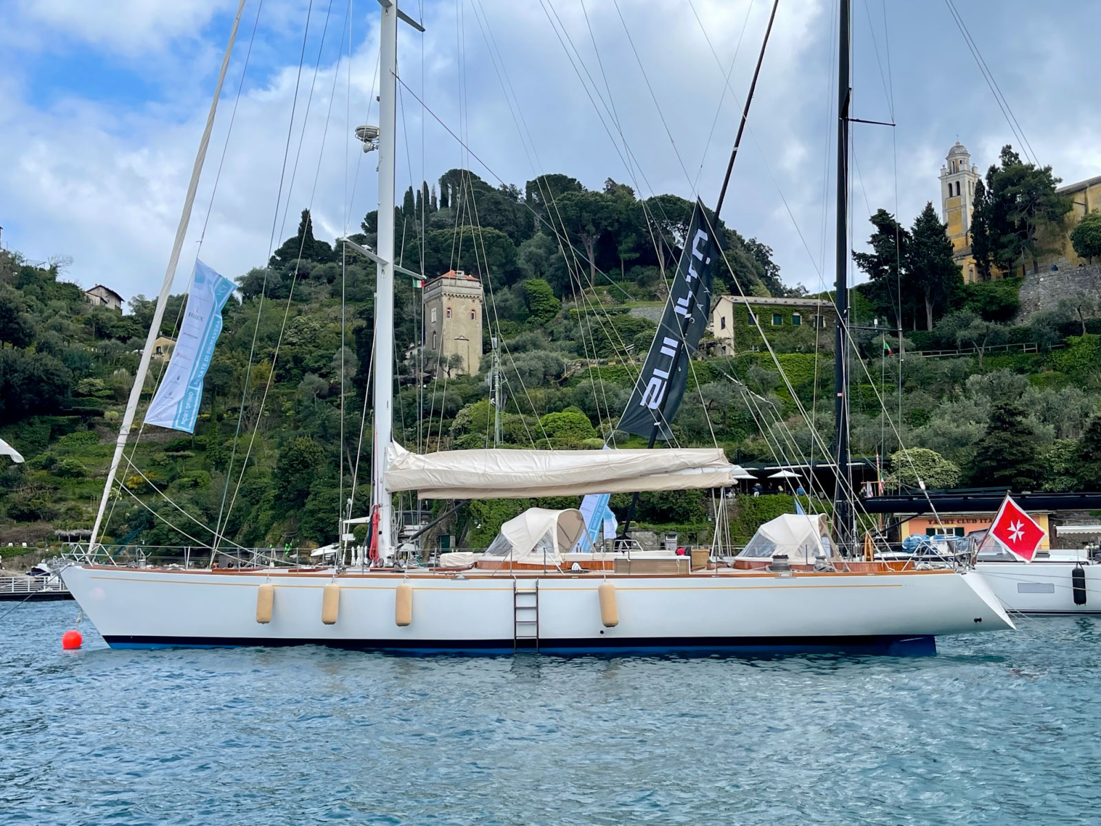 102 Luxury yacht QUARTA SANTA MARIA.jpg