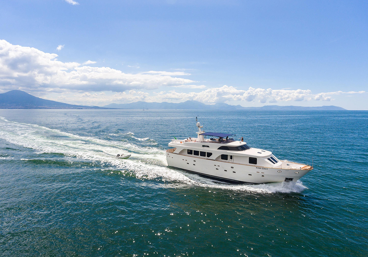 102 Luxury yacht SHANGRA.jpg