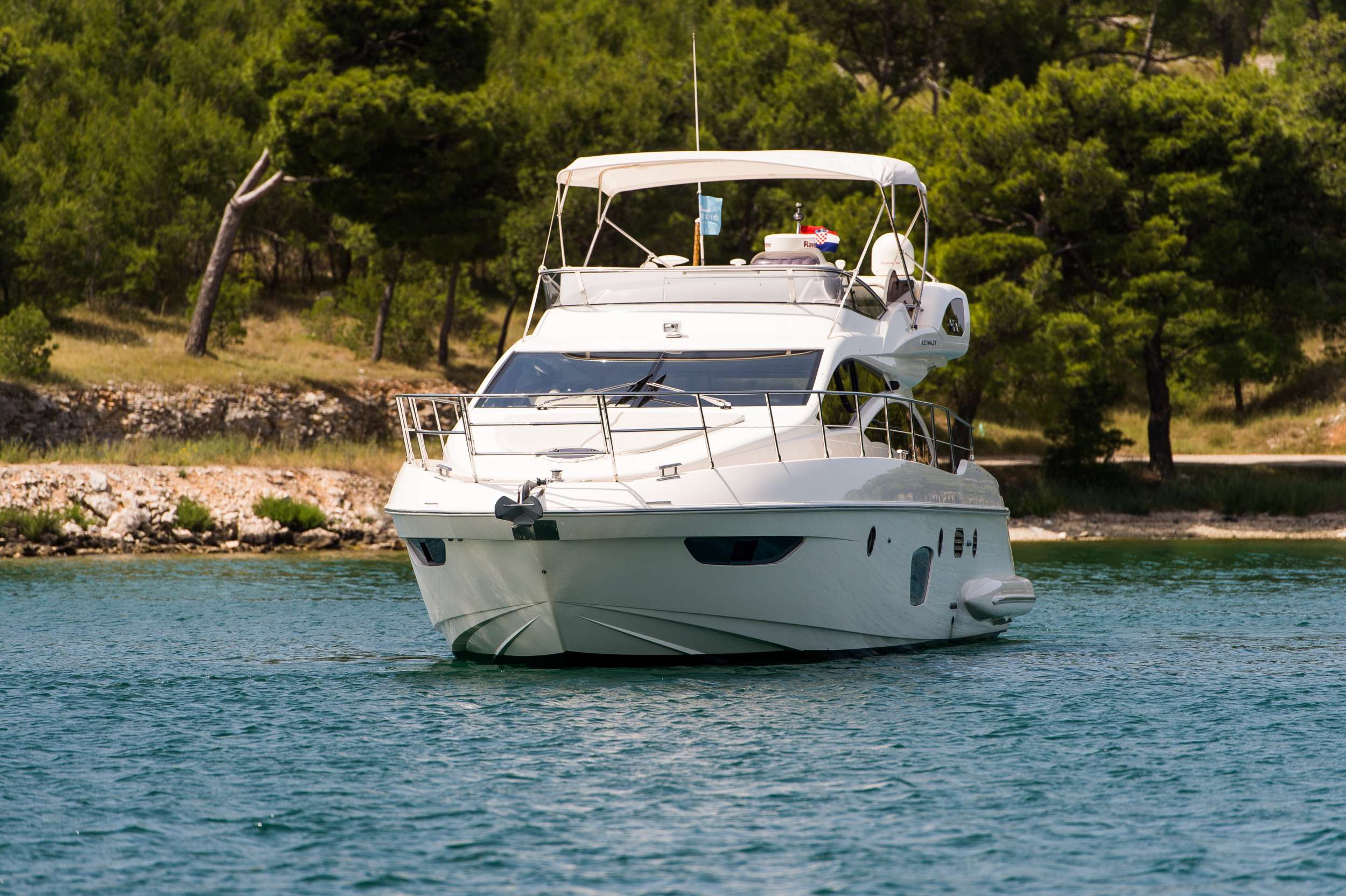 102 Luxury yacht SKYFALL.jpg