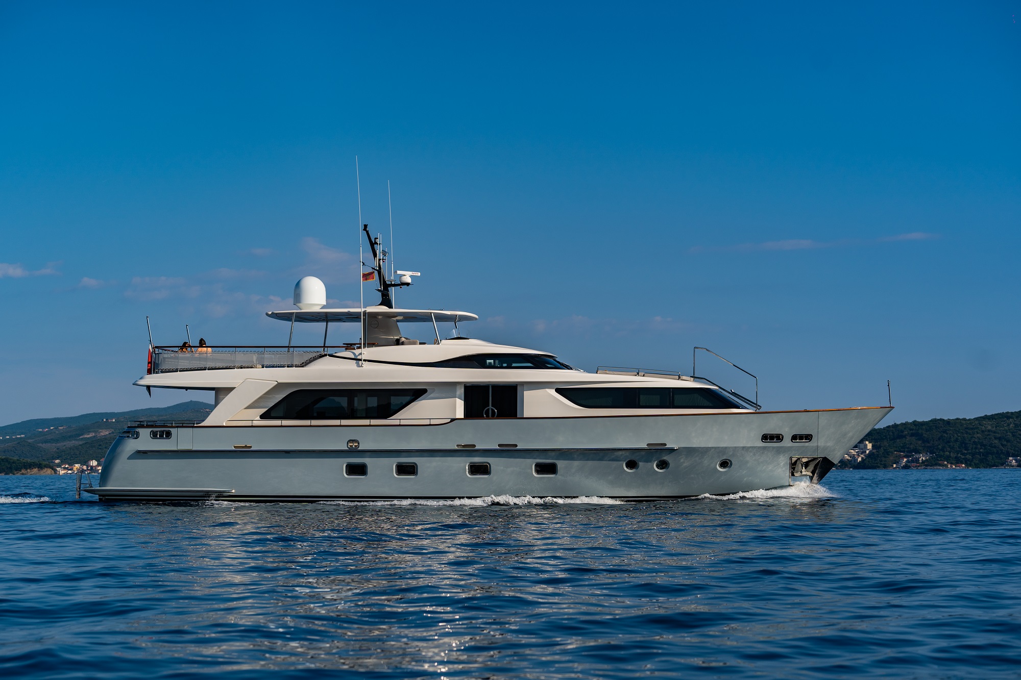 102 Luxury yacht VALENTINA II.jpg