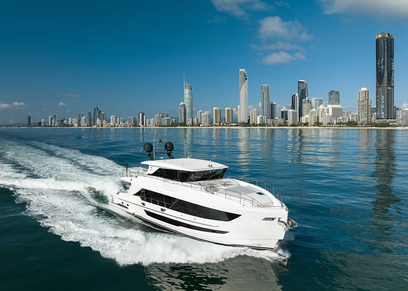 102 Motor yacht AURA.png