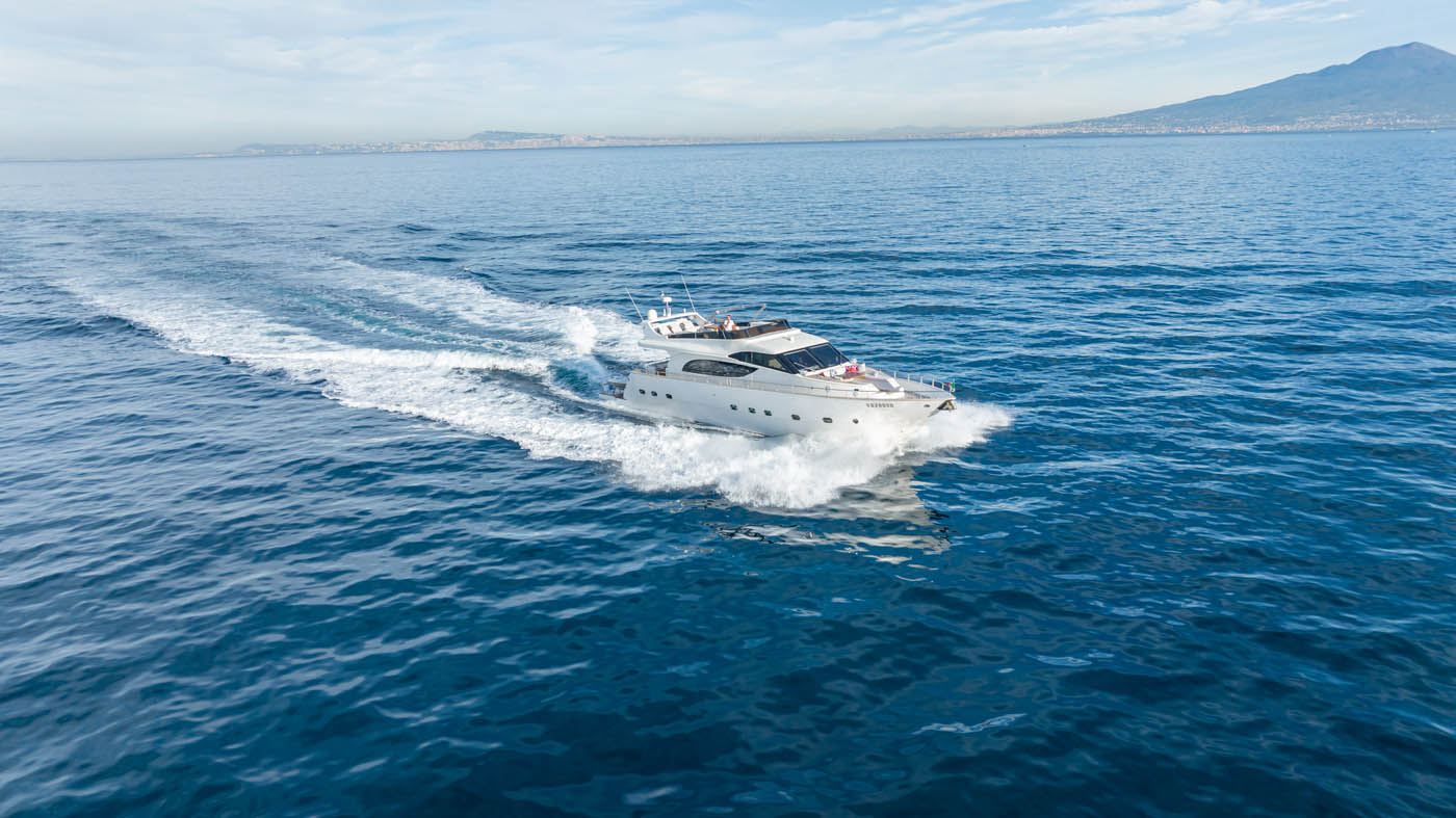 102 Motor yacht LA CHICCA.jpg