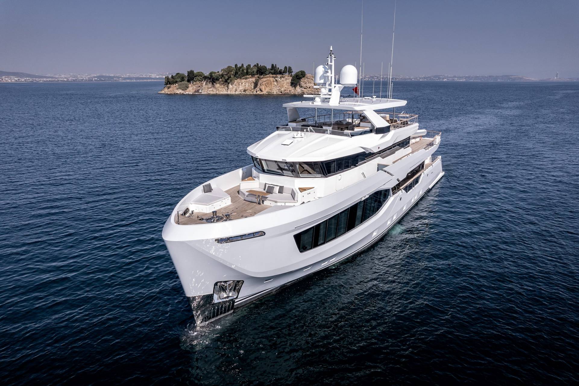 102 Motor yacht ROCKIT 1.jpg
