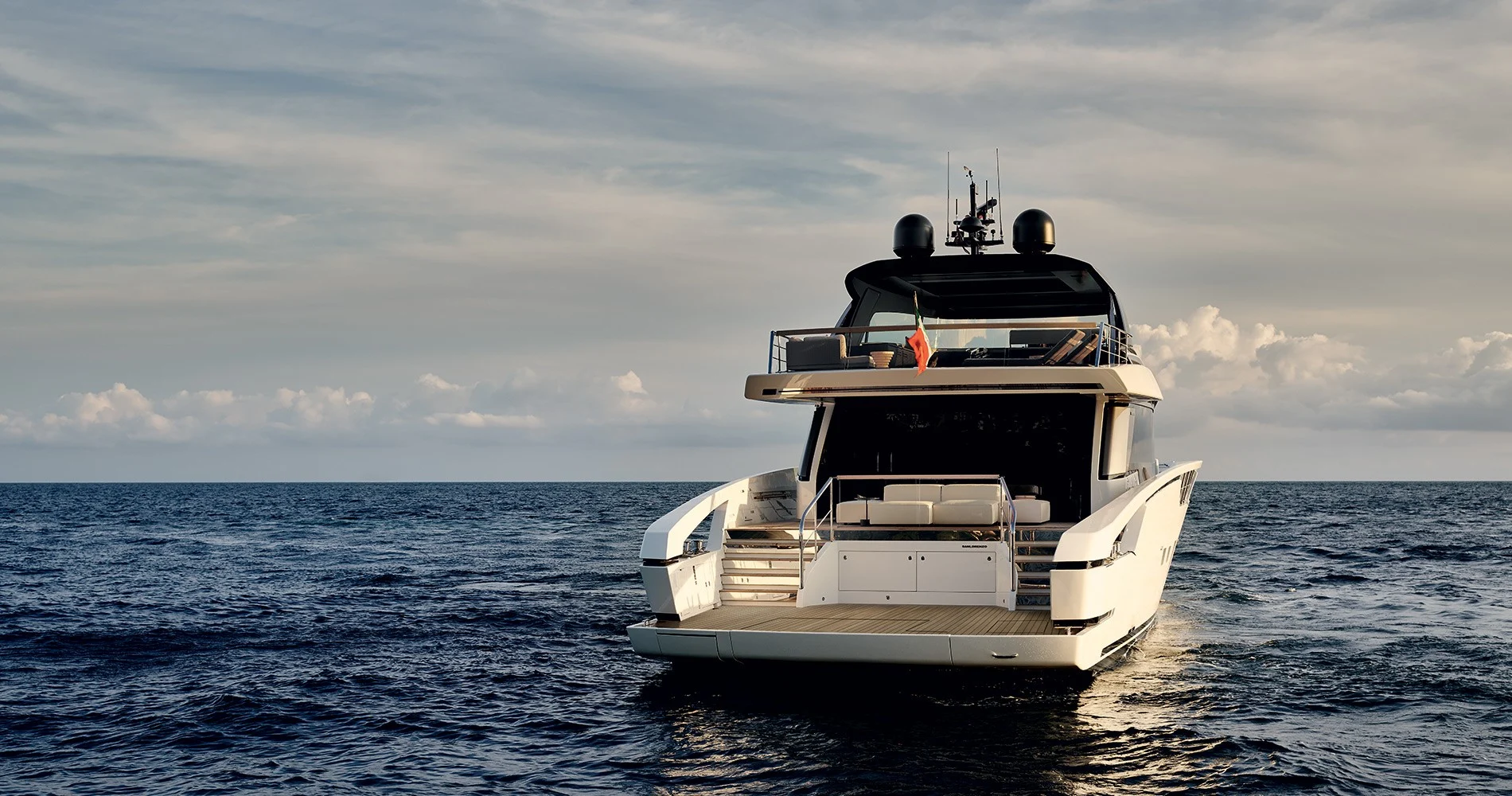 102 Motor yacht SABBIA (sistership).png