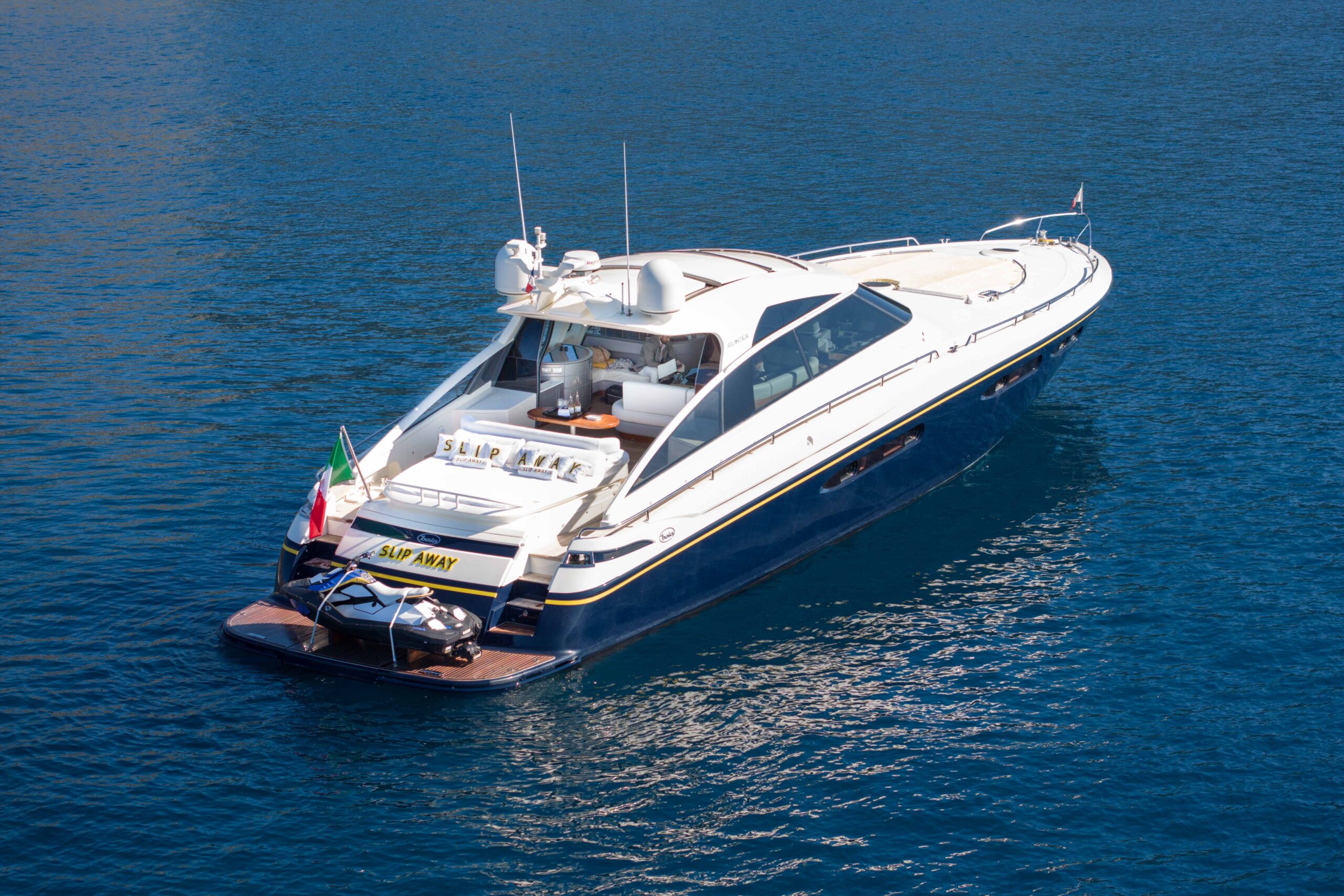 102 Motor yacht SLIP AWAY.jpg