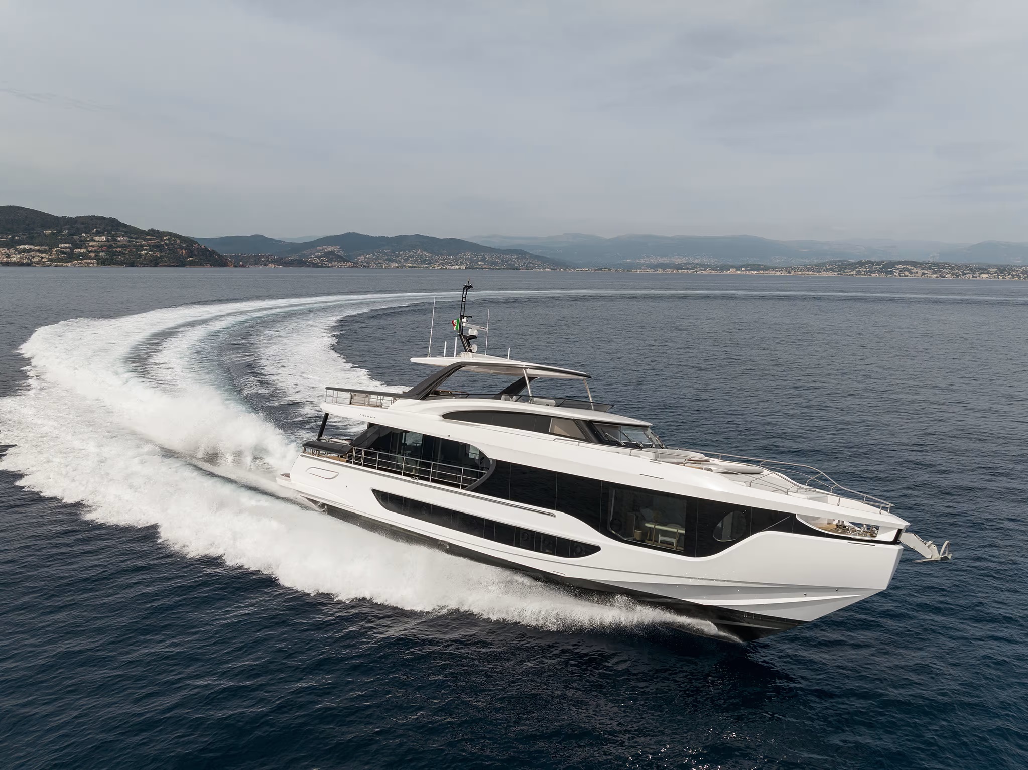 102 Motor yacht VIVA II.jpg