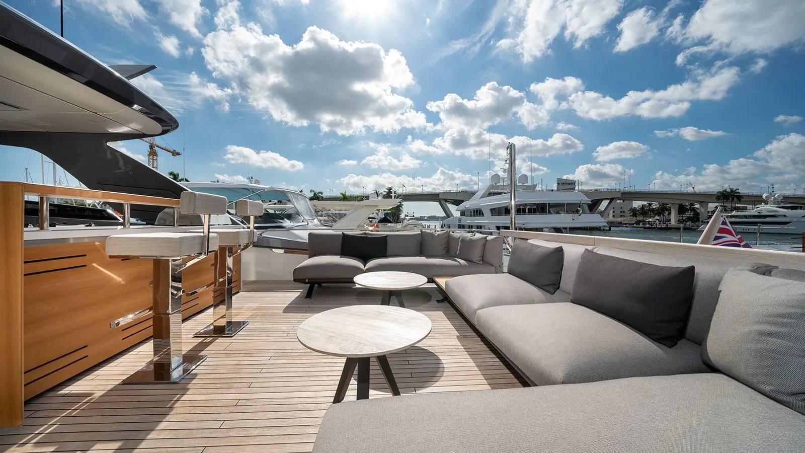 102 Super yacht CLIC.jpg