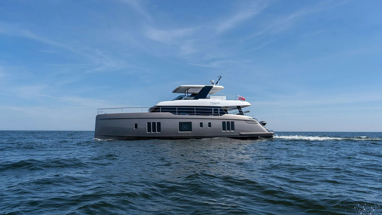 102 Superyacht AMILEO.jpg
