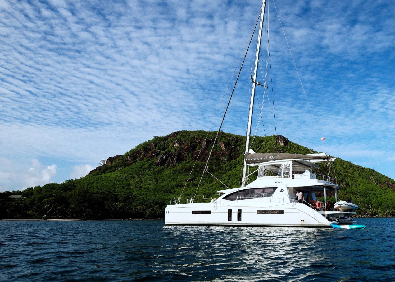 102 Superyacht BETWEEN.jpg