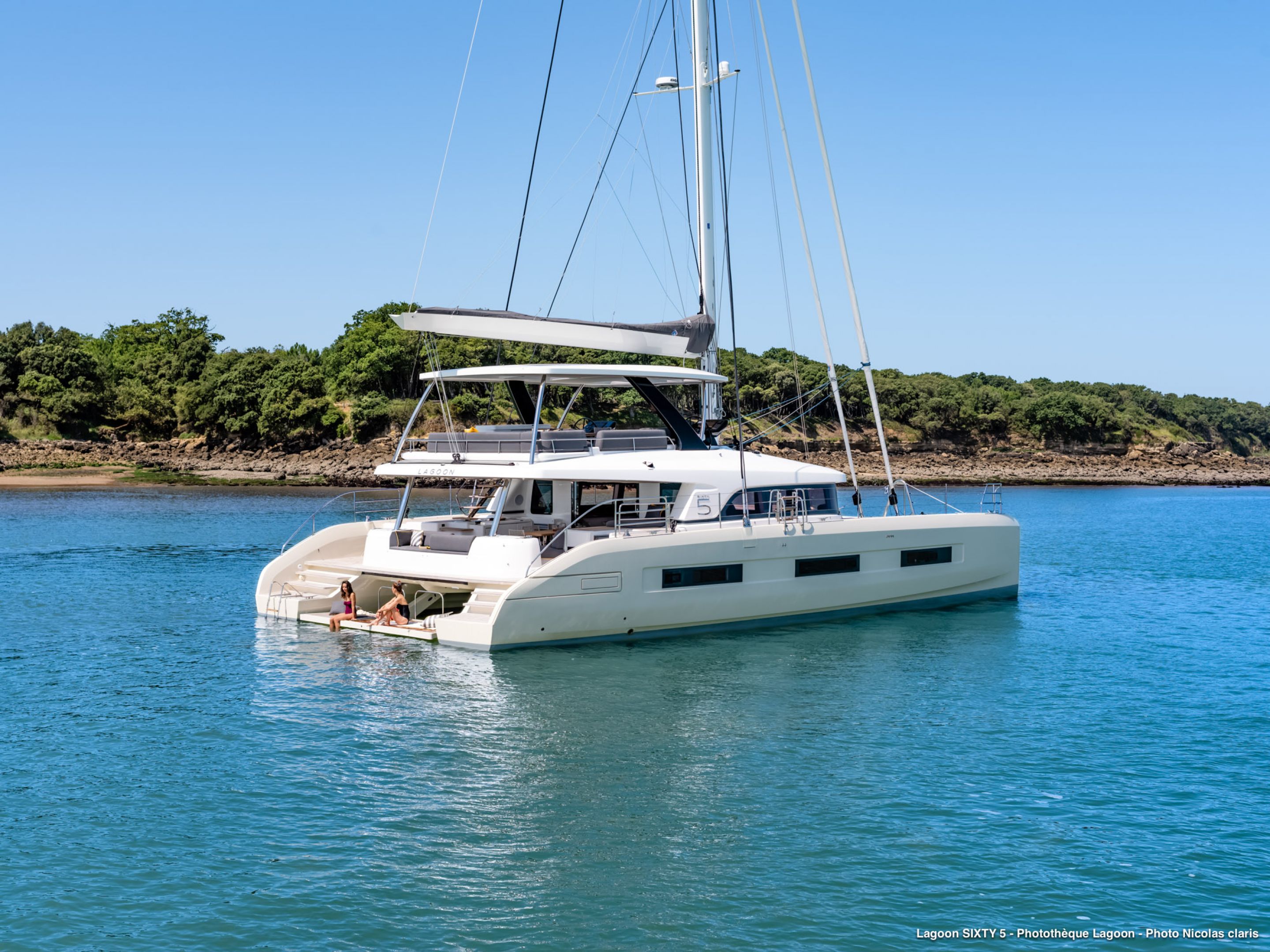 102 Superyacht REVE BLEU (sistership).jpg