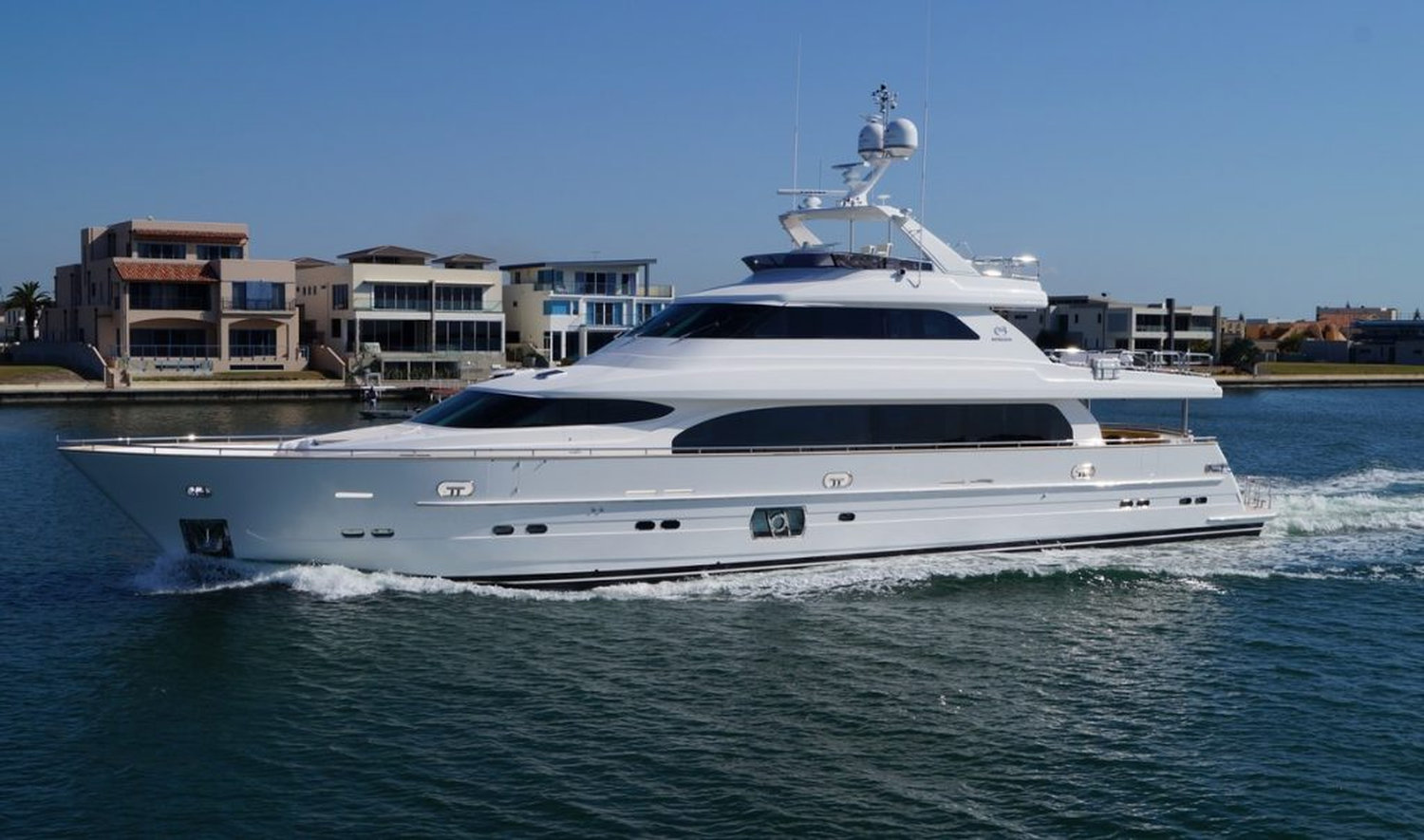 102 Superyacht from HORIZON.jpg