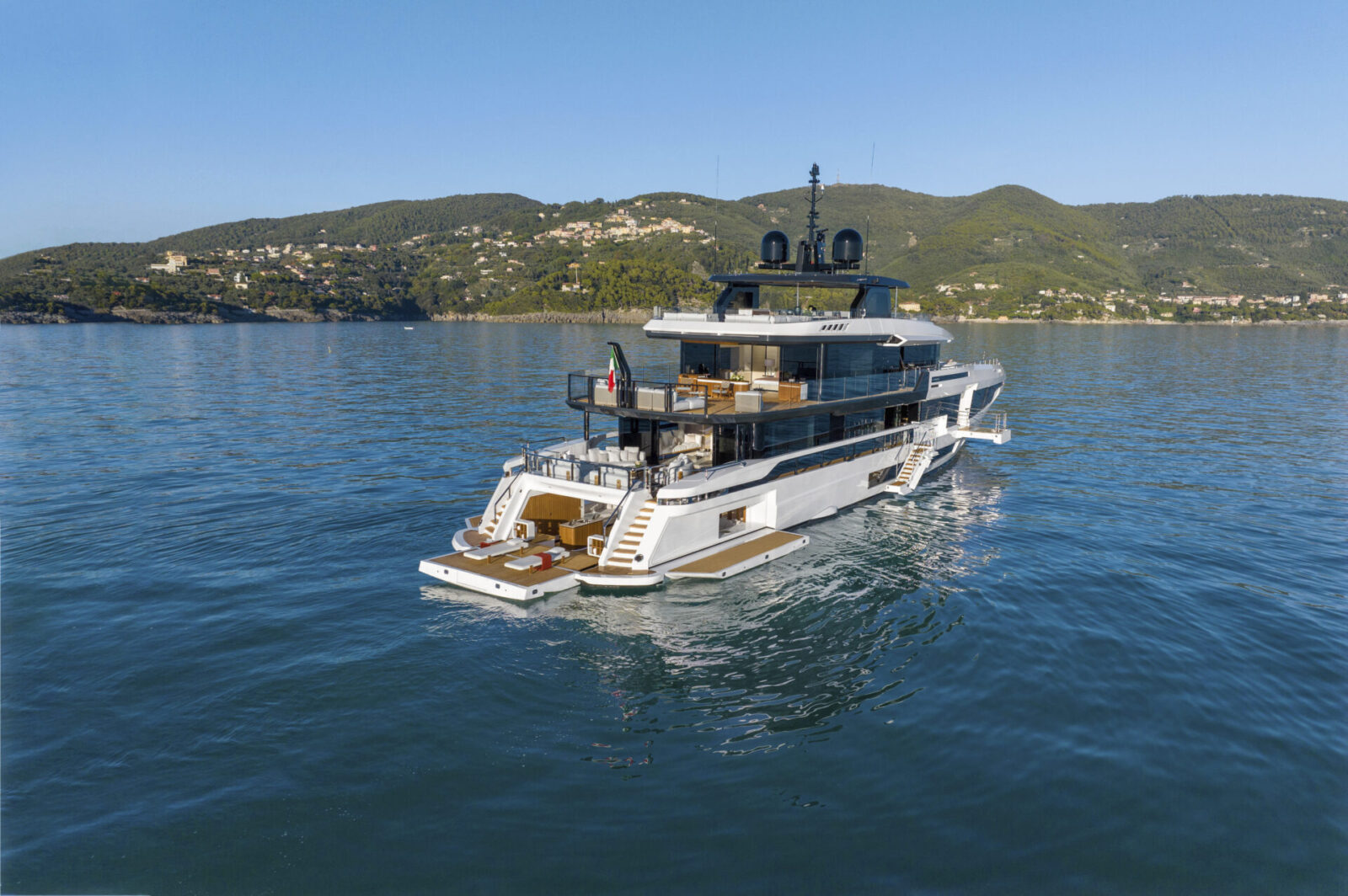 103 Luxury yacht EVA4EVA (sistership).jpg
