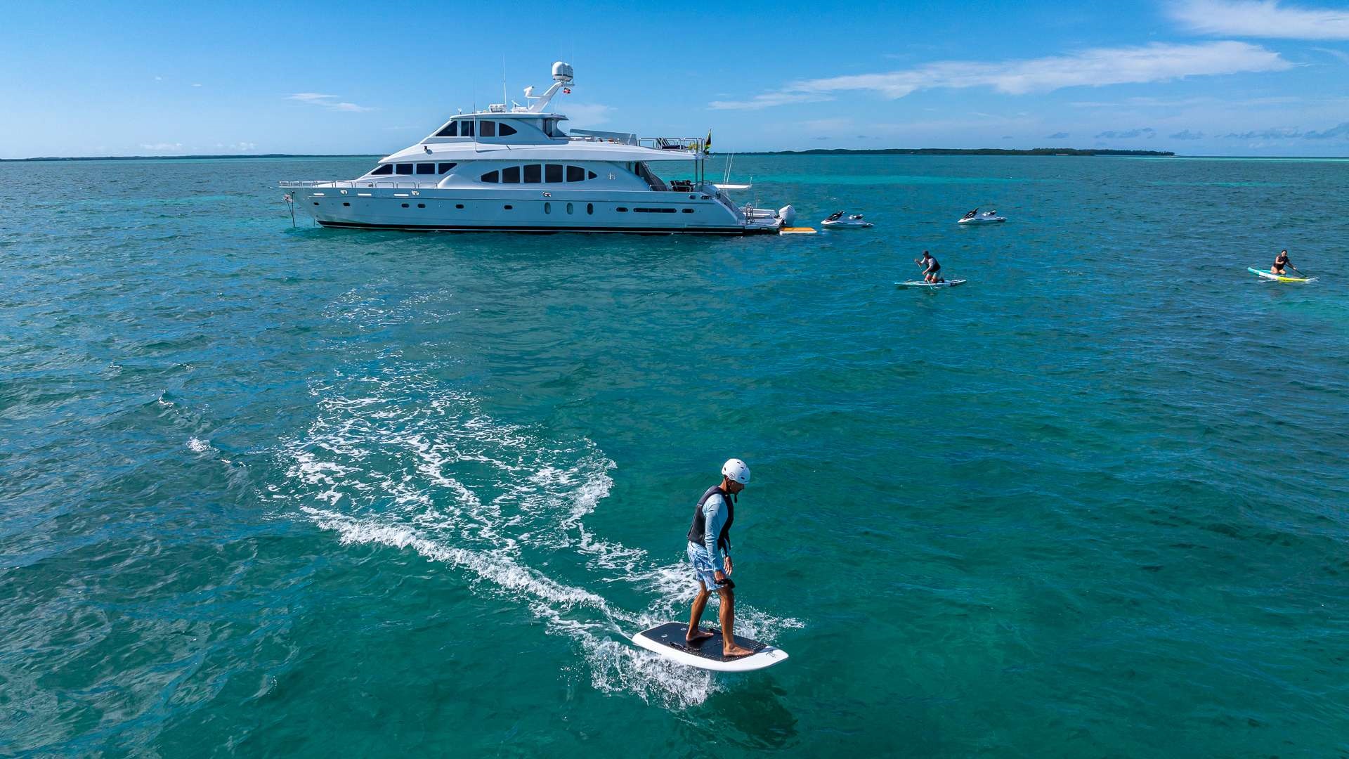 103 Motor yacht B HAPPY.jpg