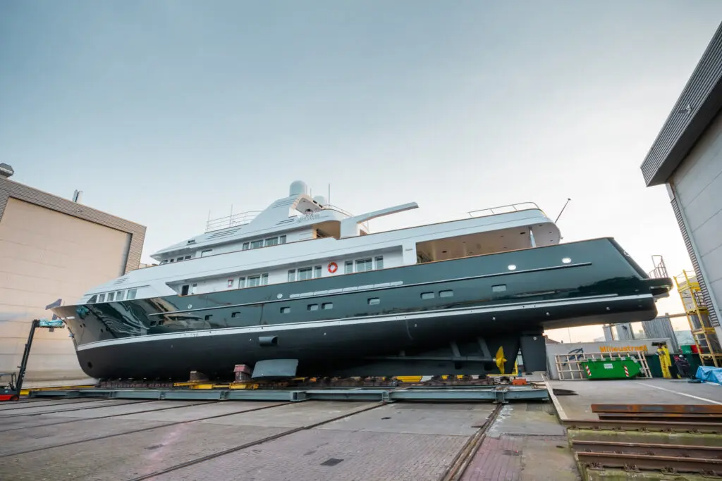 103 Motor yacht EMERALD.png