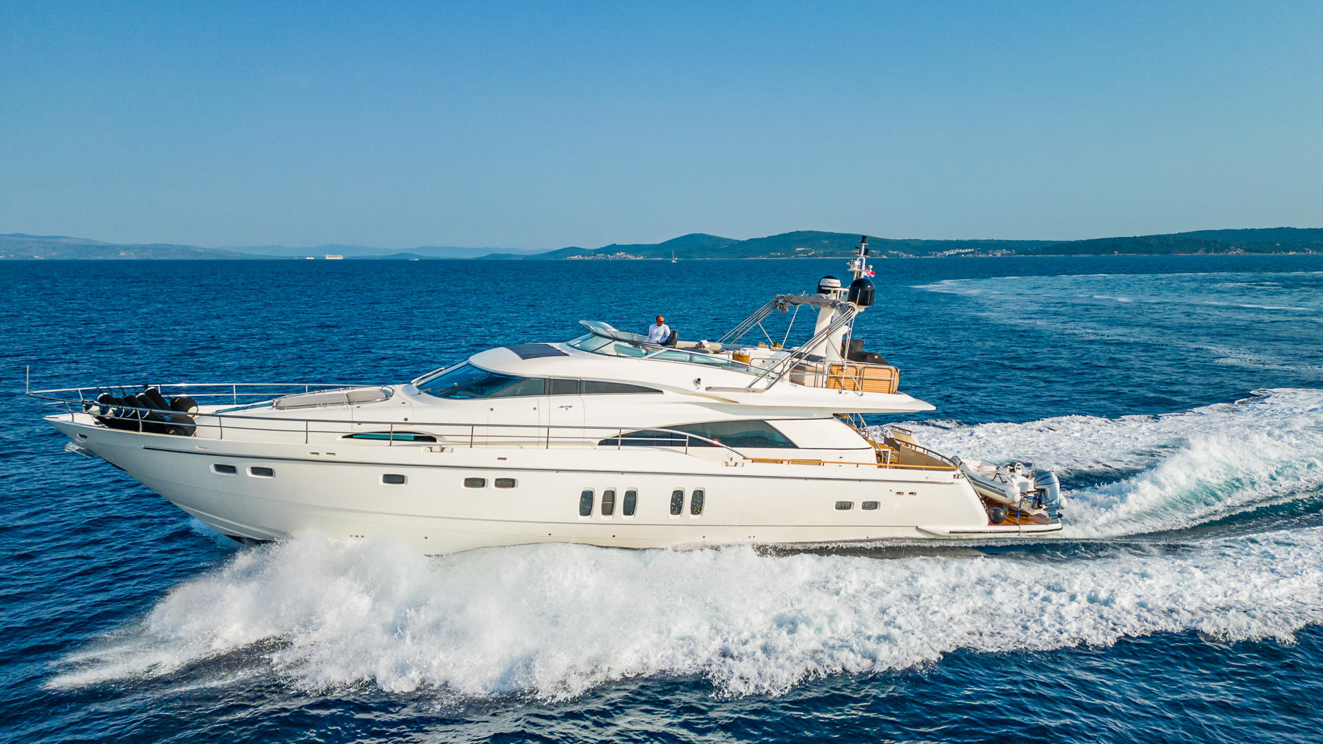 103 Motor yacht JOLIDOR.jpg