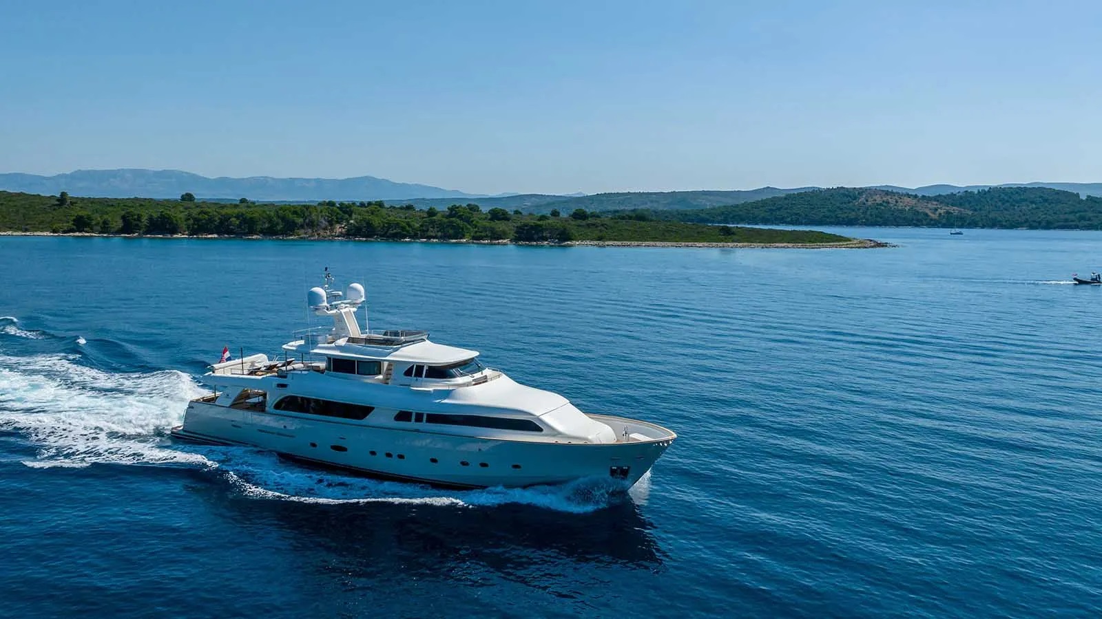 103 Motor yacht KLOBUK.jpg