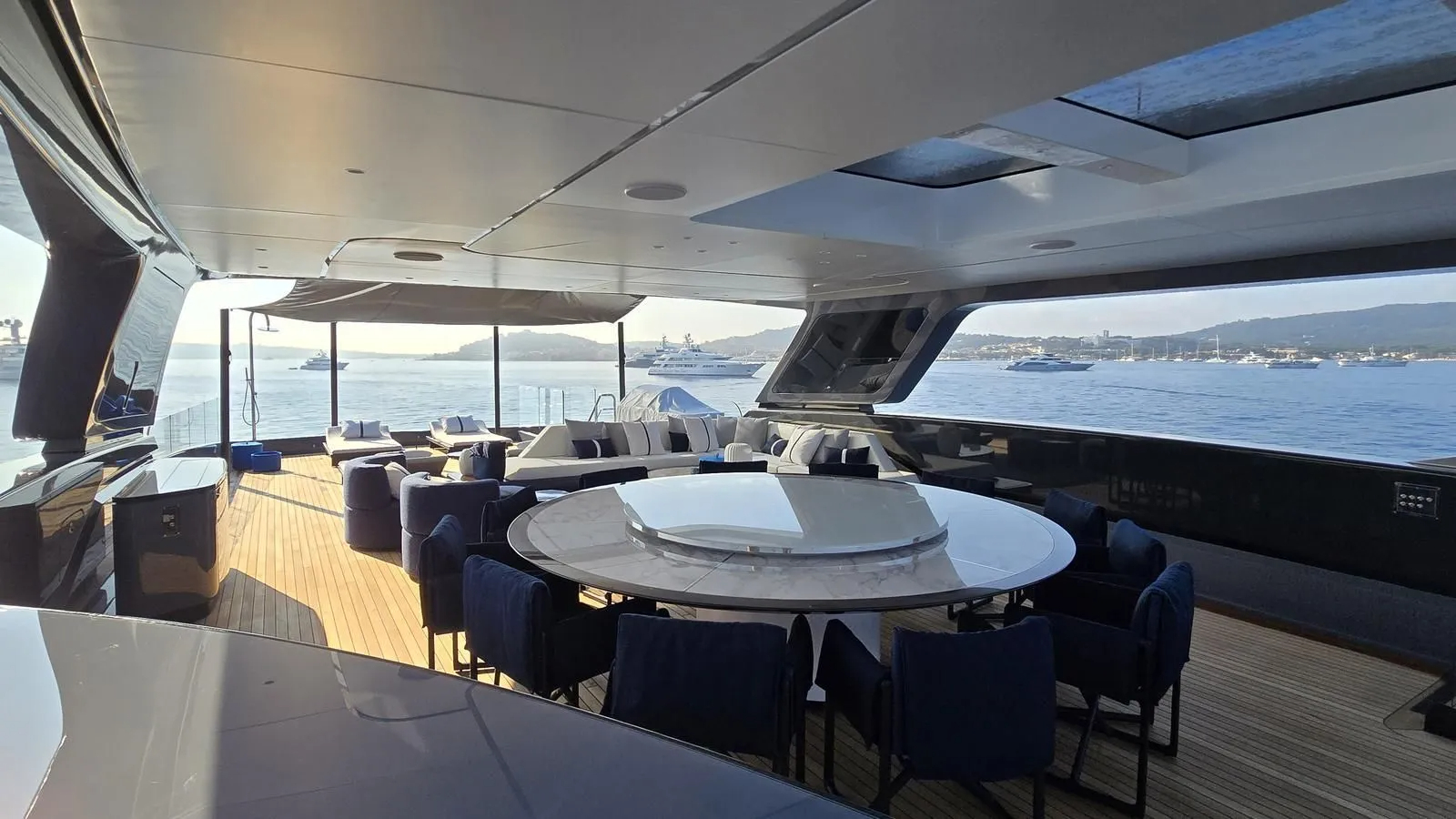 103 Sun deck dining.jpg