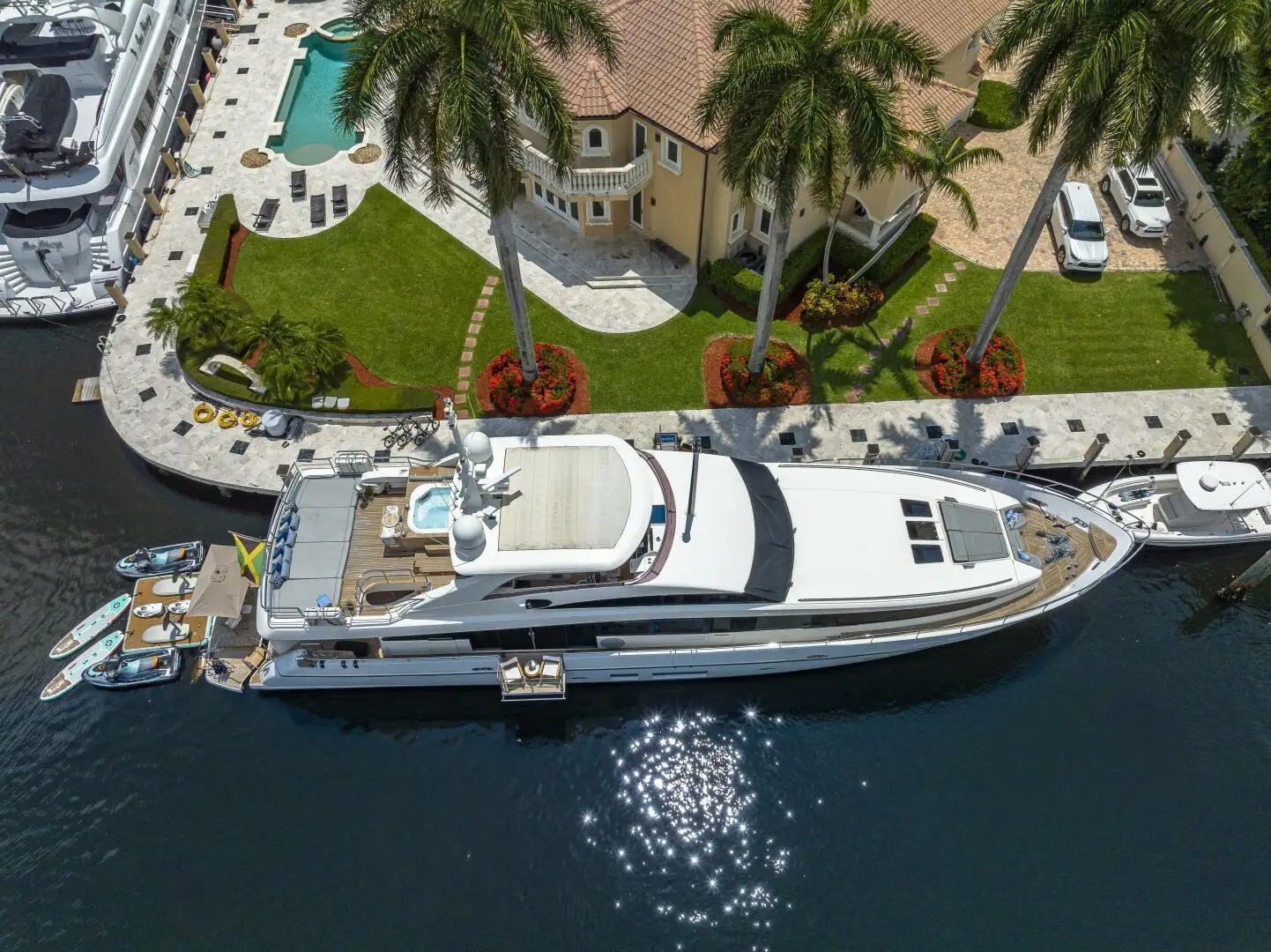 103 Superyacht BEACHFRONT 2.jpg