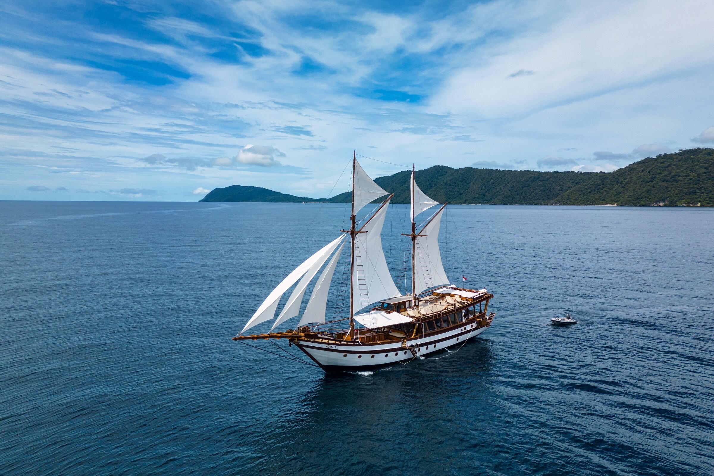 103 Superyacht MAJIK.jpg