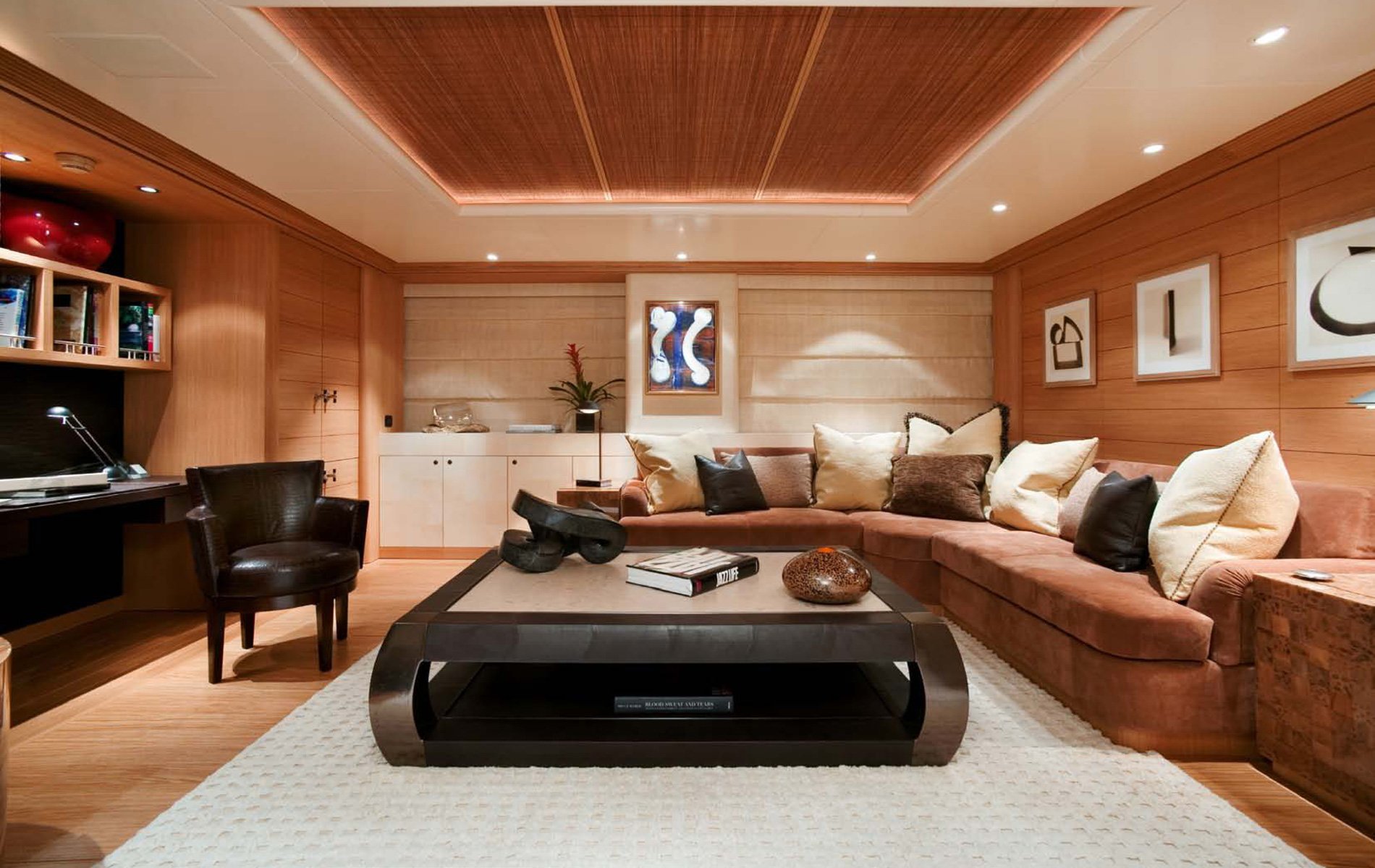 109 Interior salon.jpg