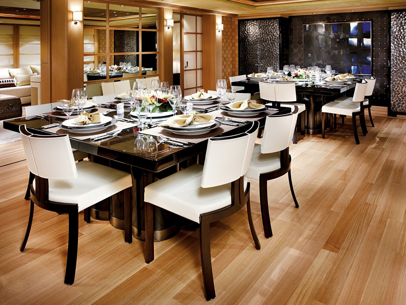 110 Interior dining room.jpg