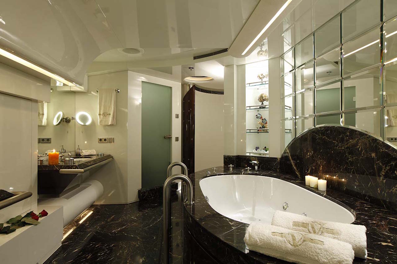 15-Vera-superyacht-master-stateroom-bath.jpg
