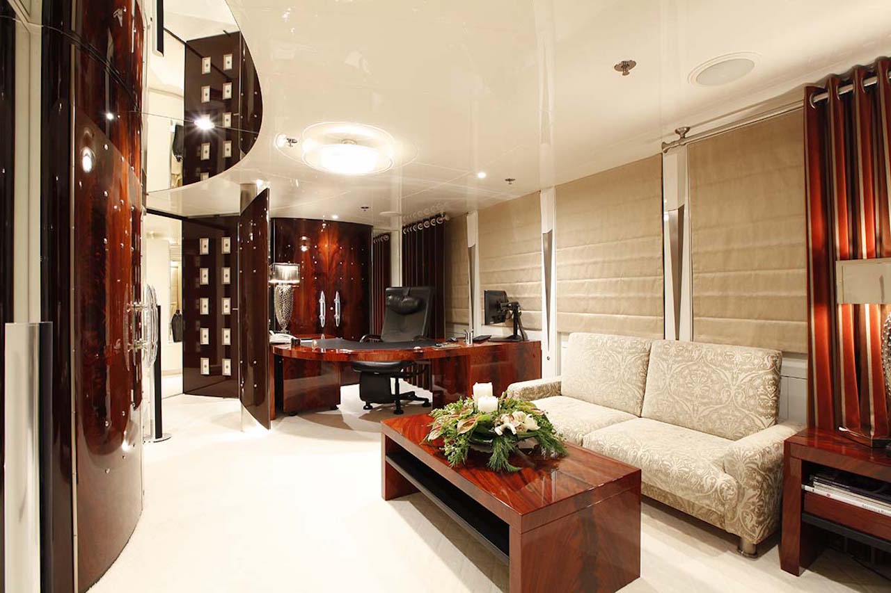16-Vera-superyacht-master-stateroom-office.jpg