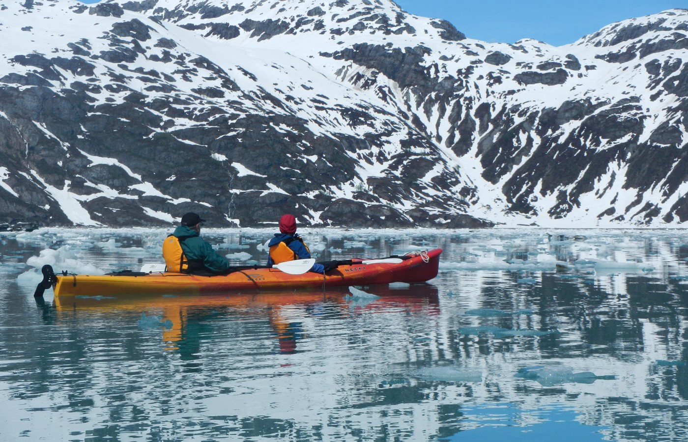190_kayaking_glacial_waters_sm-1400x900.jpg