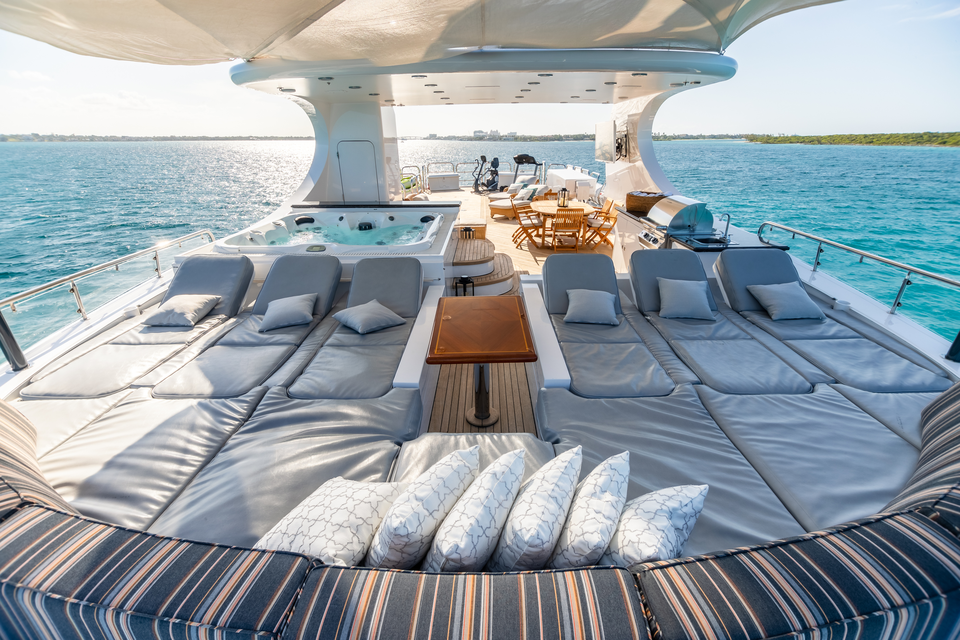 2.1 Fabulous sun deck.jpg