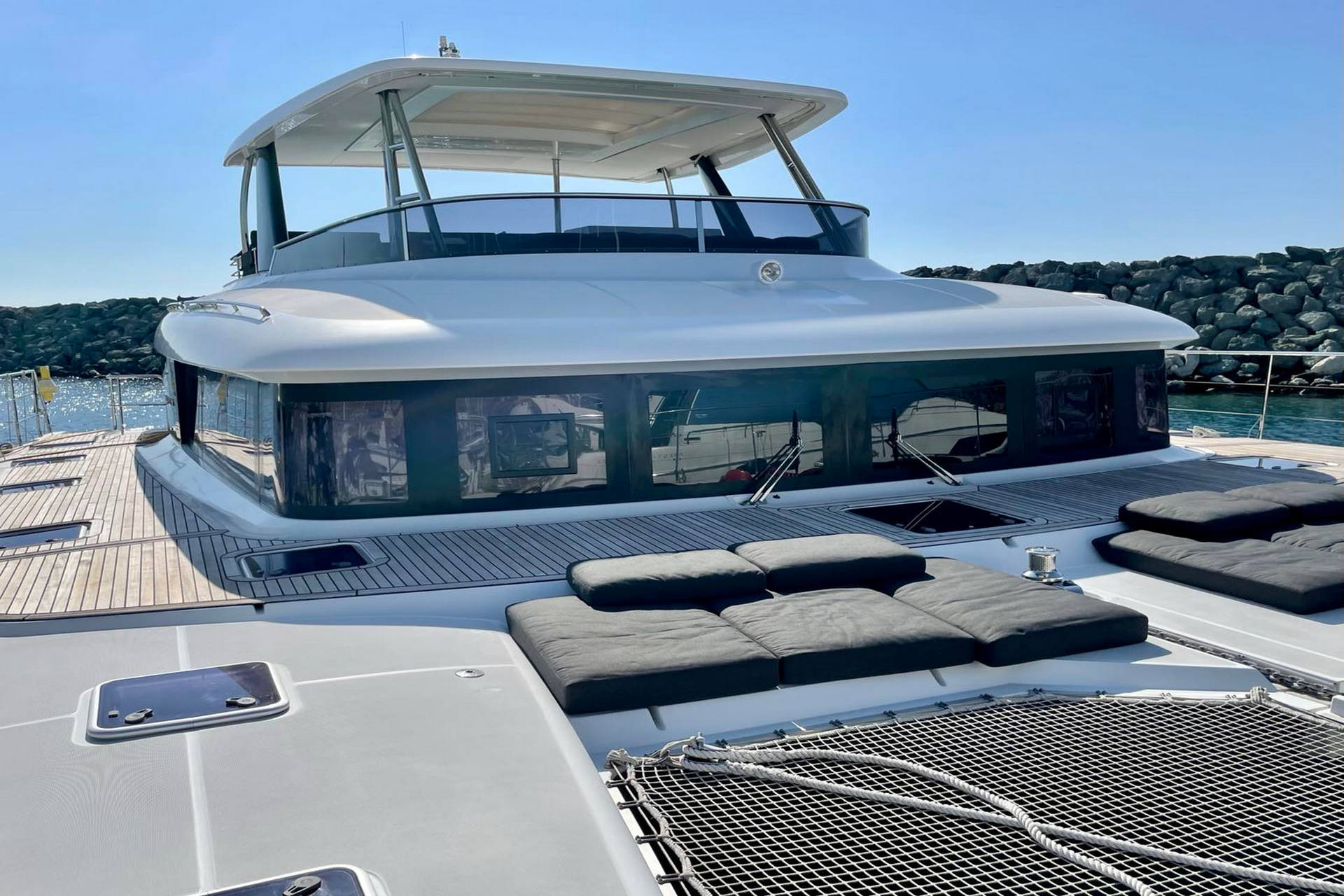 2.1 Foredeck.jpg