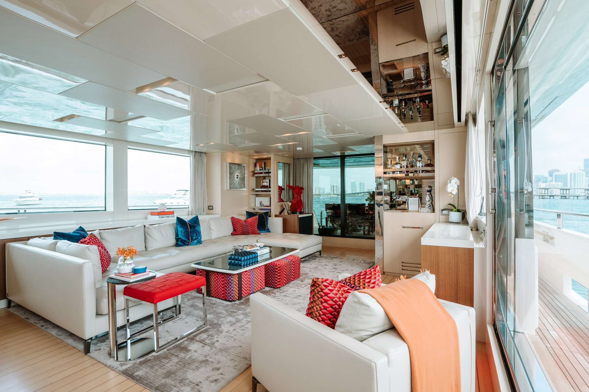 2.2 Main salon view aft.jpg