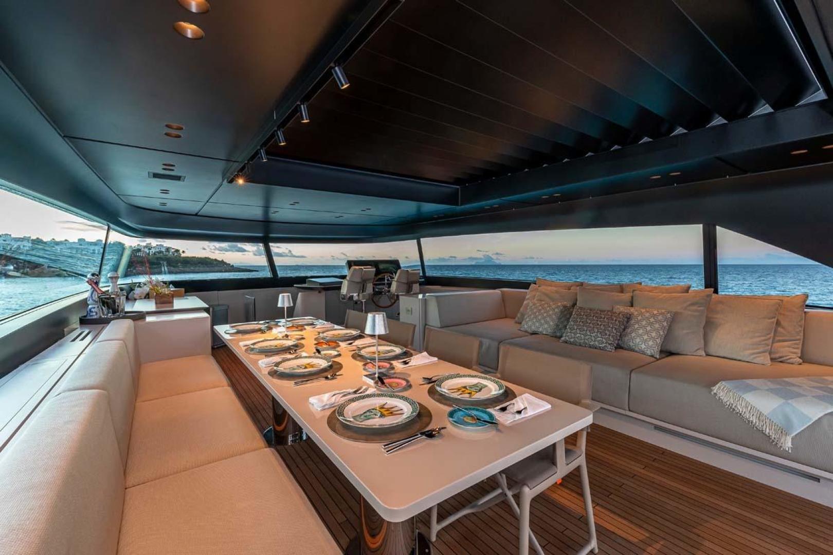 2.2 Sun deck dining and lounge.jpg