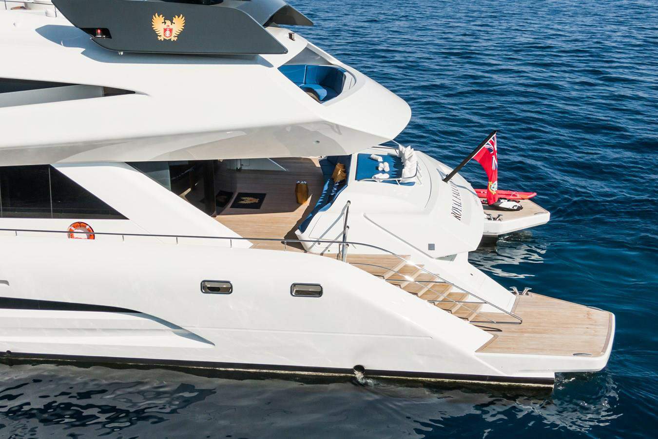 2.3 Stern view with swim platform.jpg
