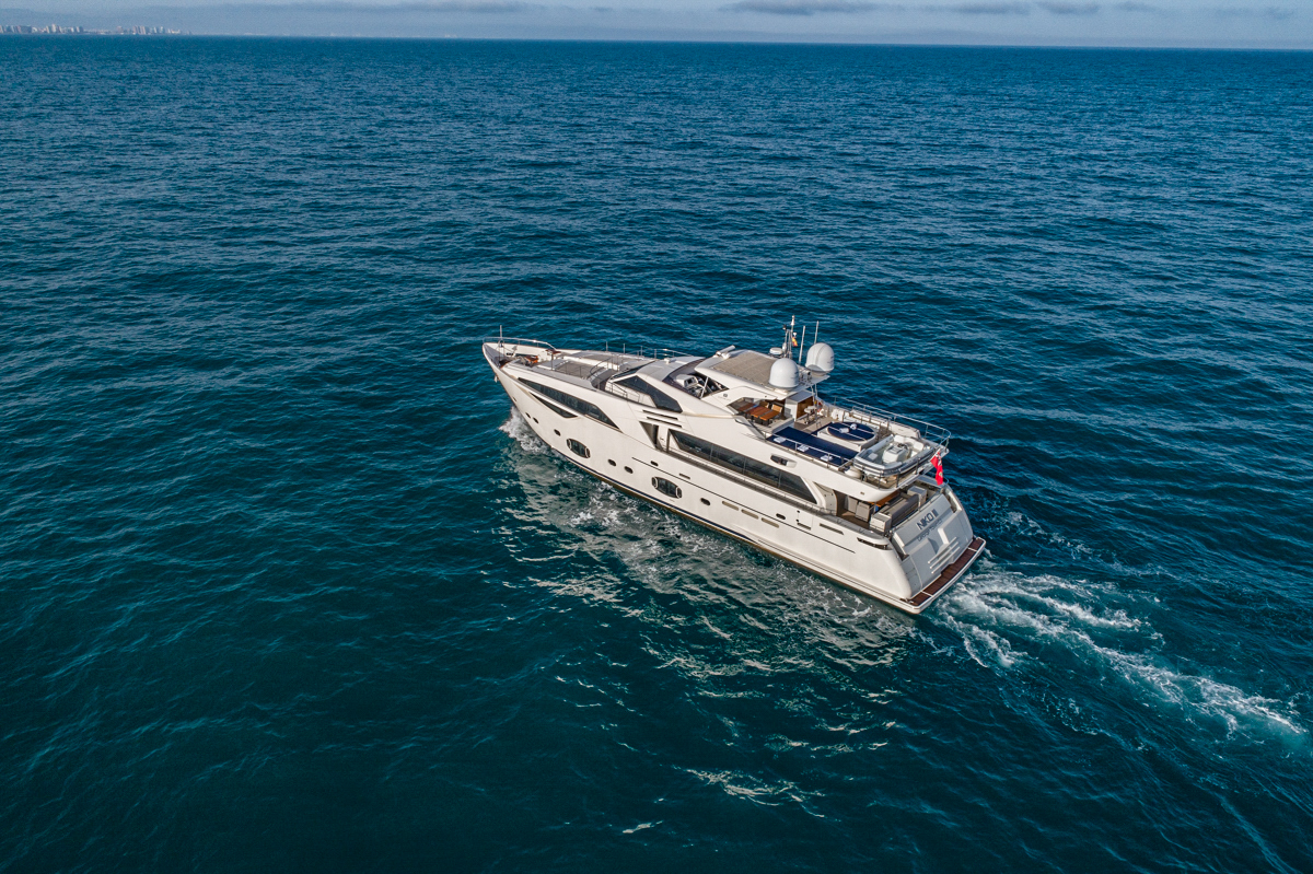 2.4 Luxury sun deck and main aft.jpg