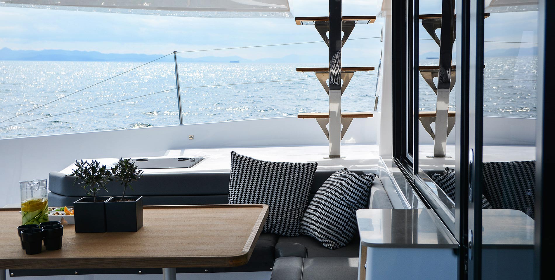 2.4 Open views from the aft deck.jpg