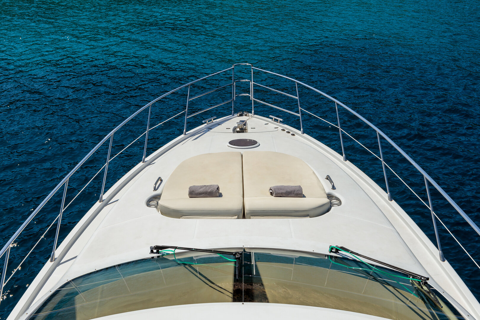 2.4 Spacious foredeck.jpg