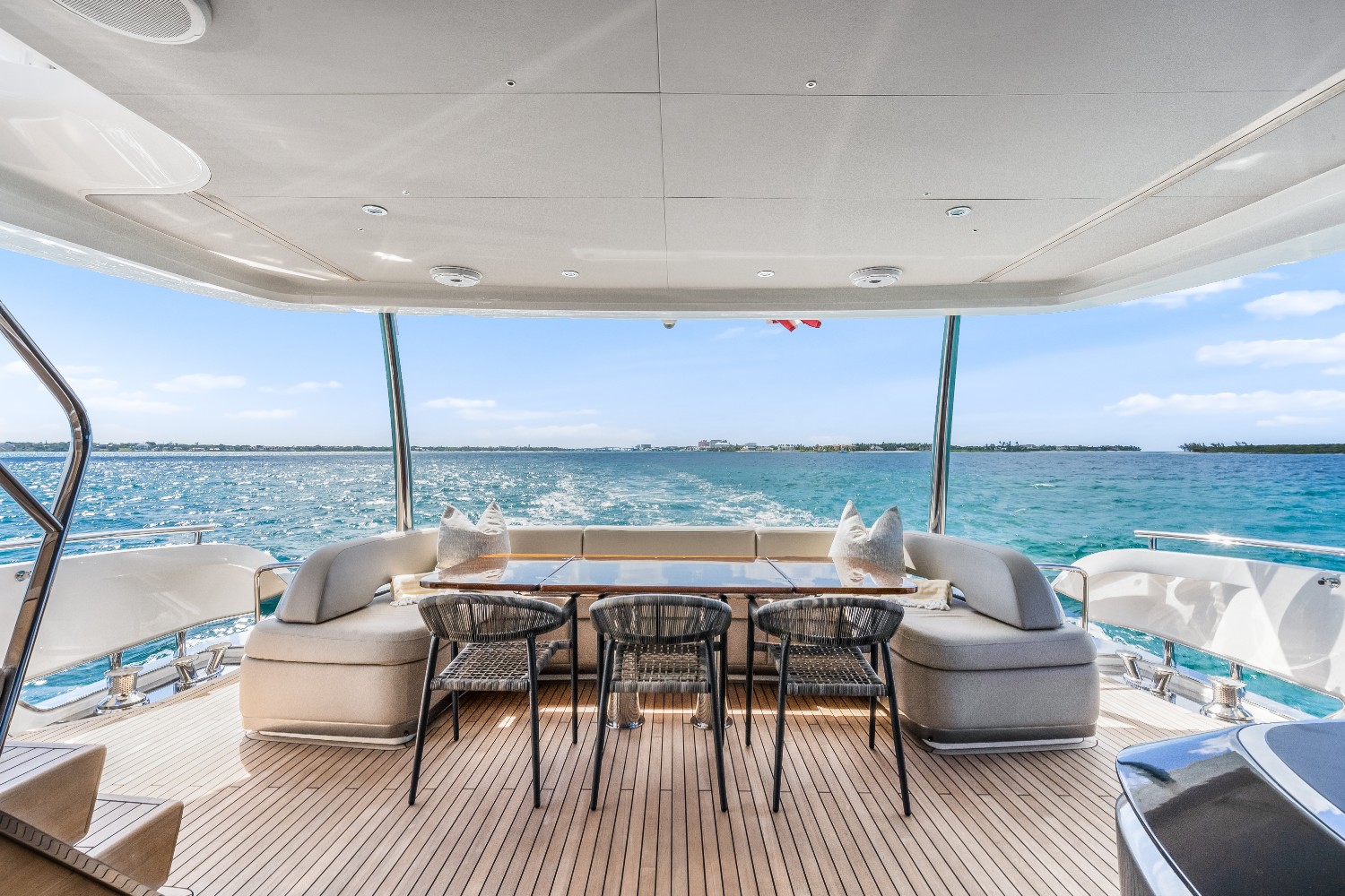 2.5 Main deck aft dining.jpg