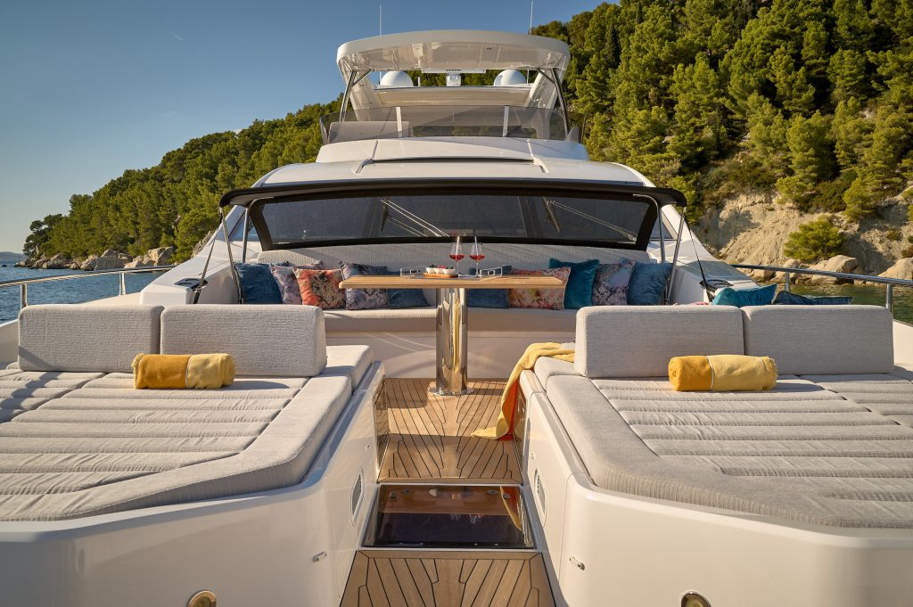 2.6 Foredeck sun pads.jpg