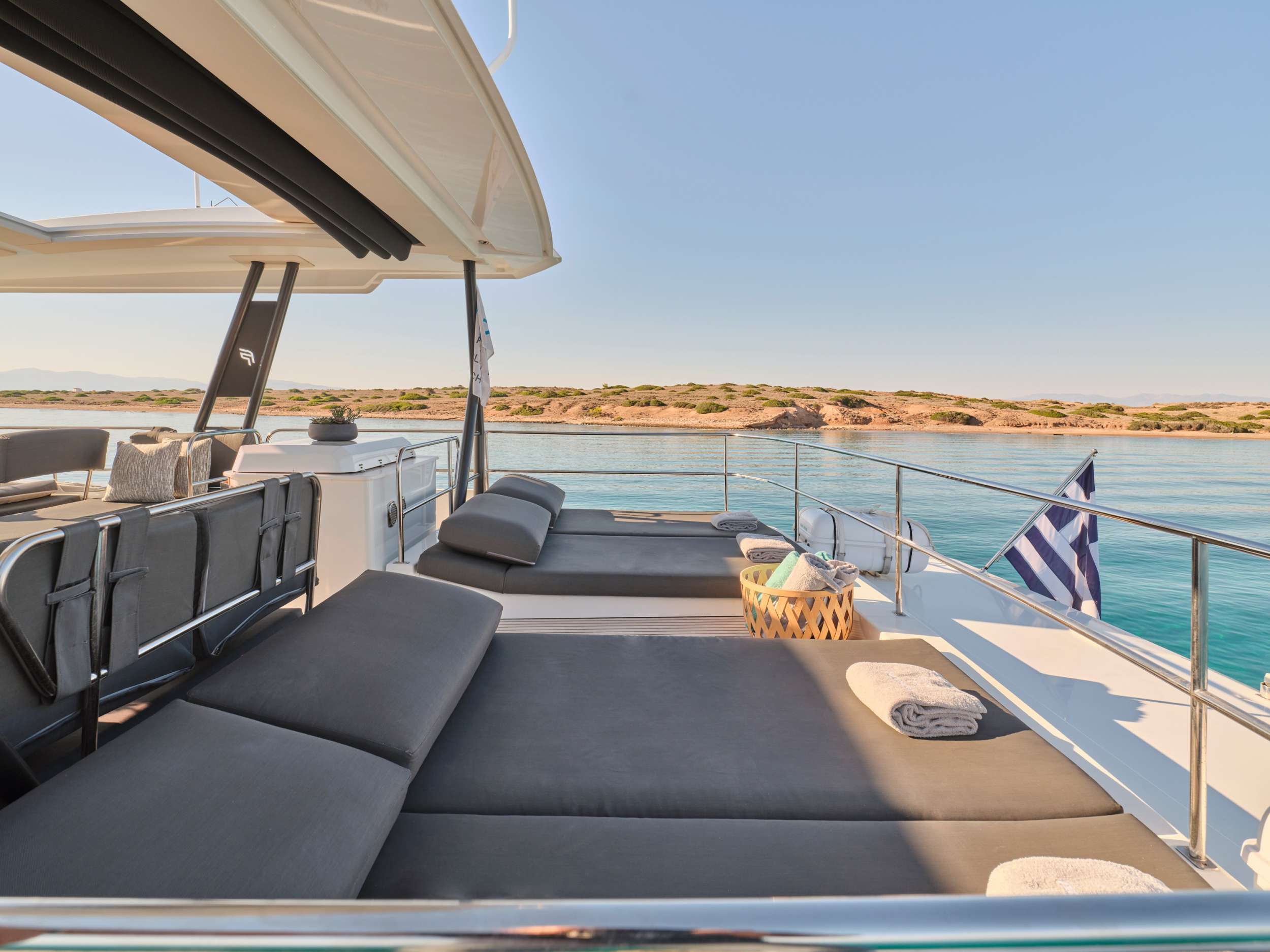 2.6 Sun deck aft facing sun pads.jpg