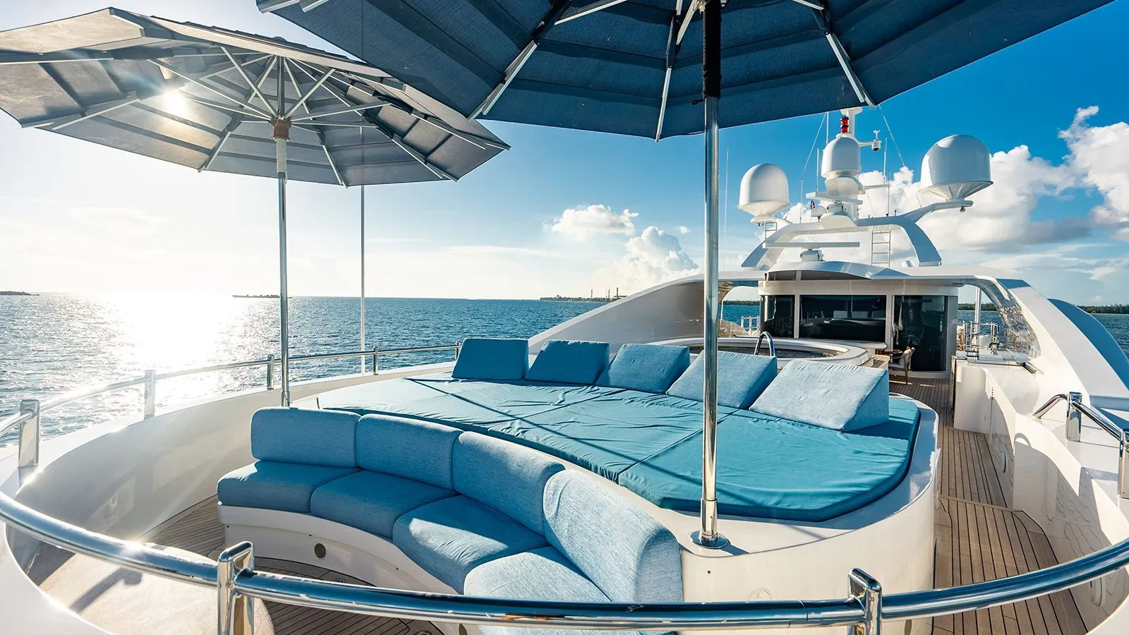 2.8 Sun deck forward sun loungers.jpg
