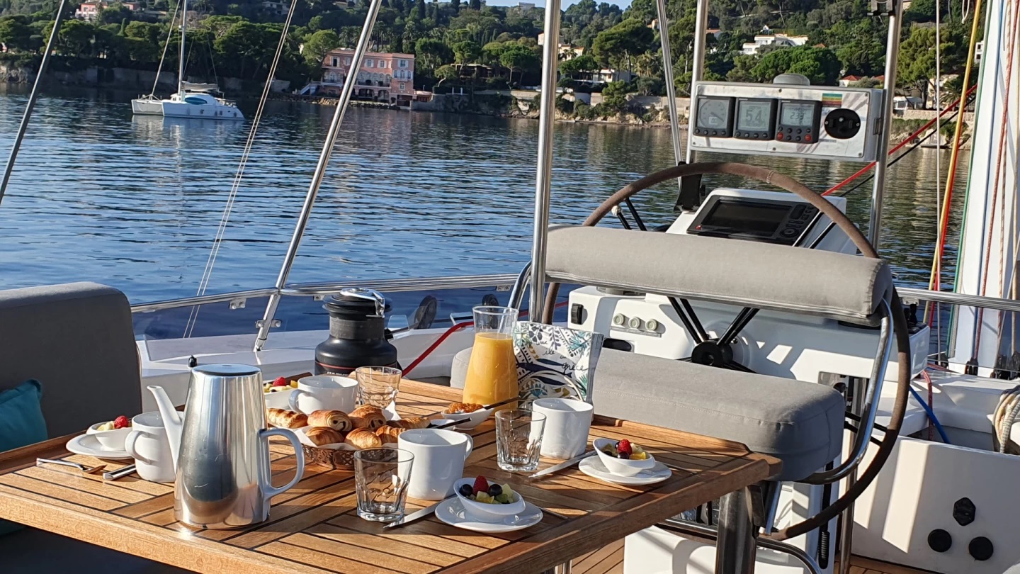 201 Dining set for breakfast.jpg