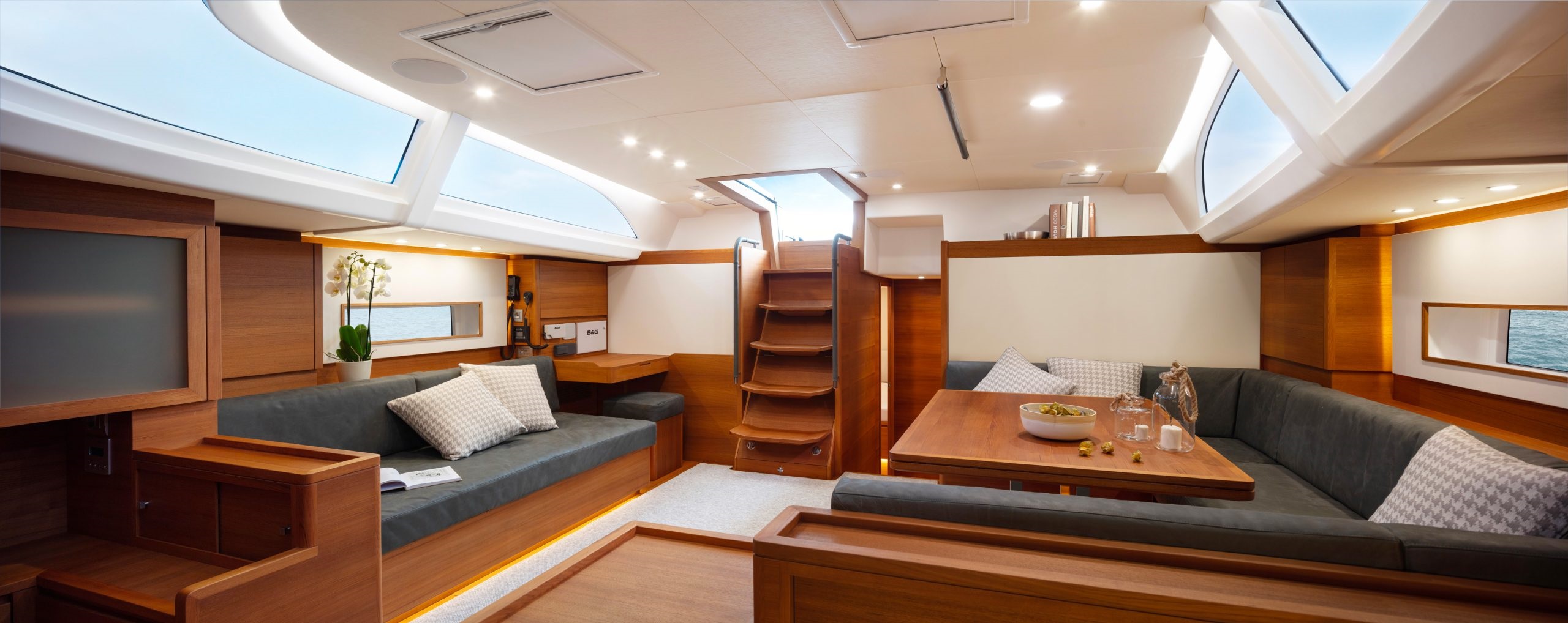 201 Interior (sistership).jpg
