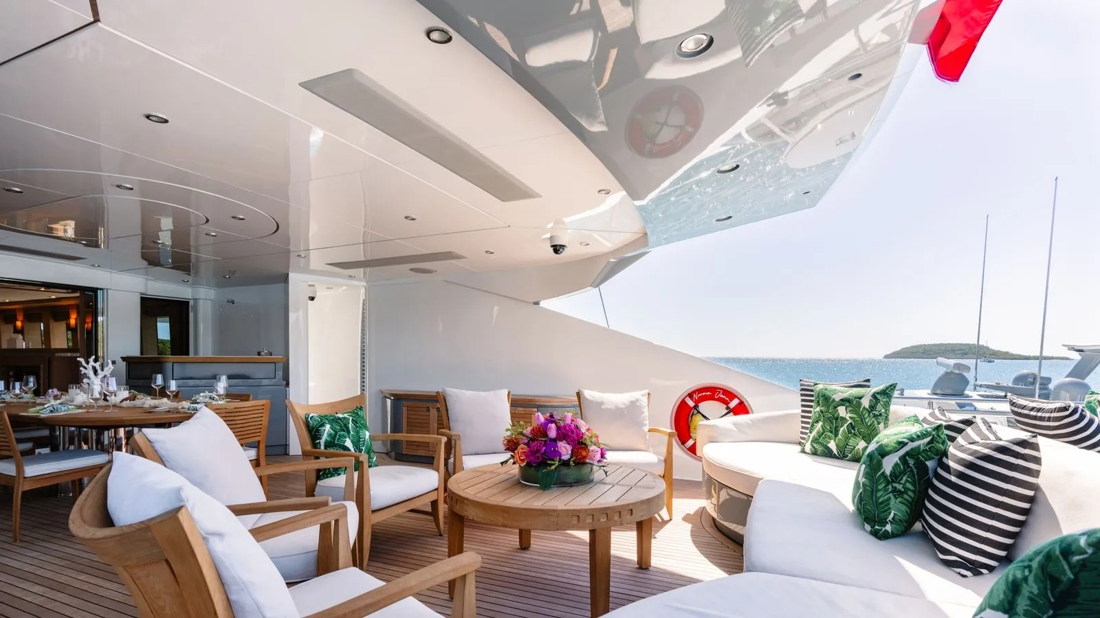 201 Main deck seating.jpg