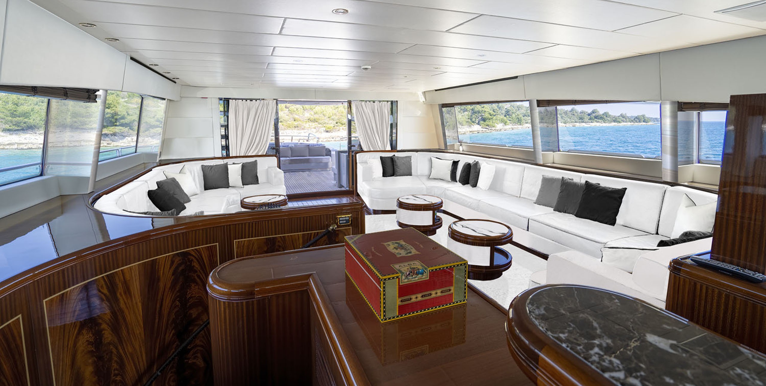 201 Main salon view aft.jpg