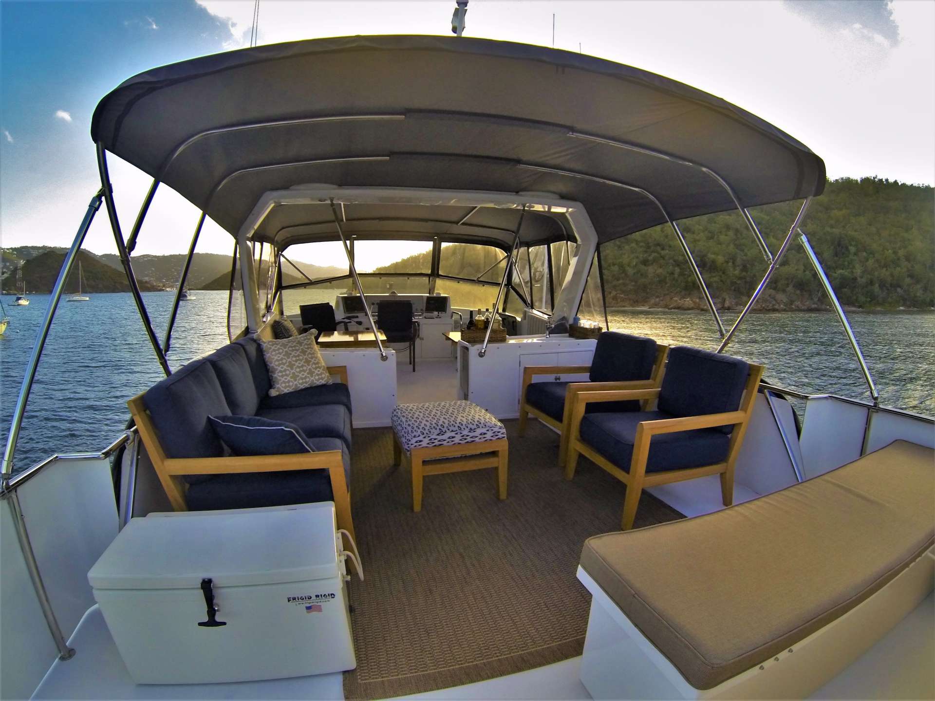 201 Motor Yacht MCGREGOR III Fly bridge.jpg