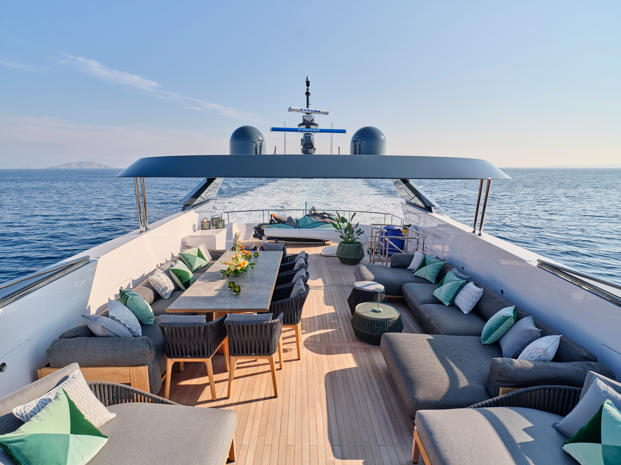 201 Stunning sun deck view forward.jpg