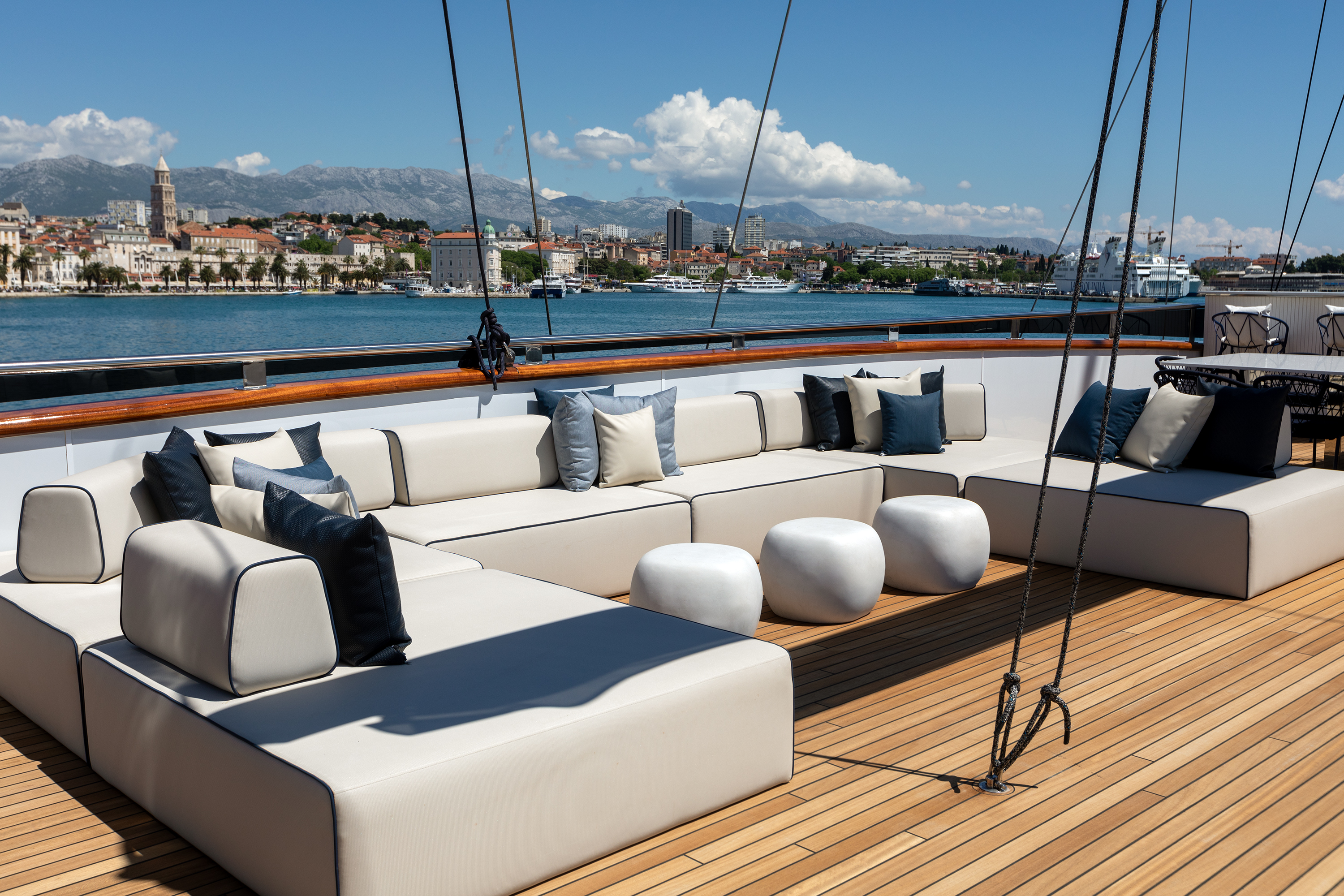 201 Sun deck modular day bed.jpg