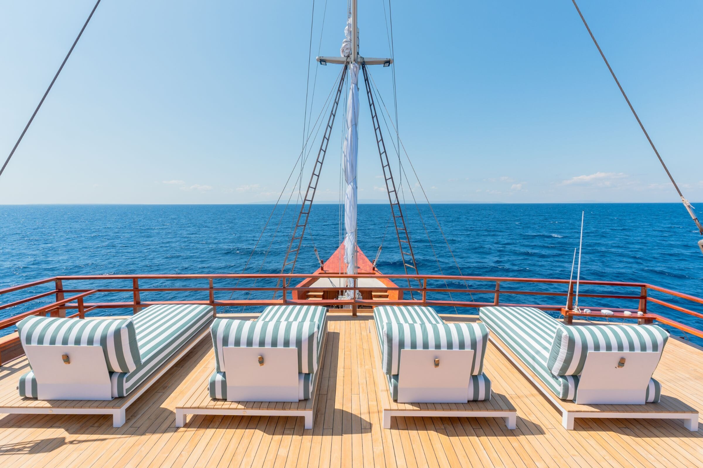 201 Sun deck rooftop.jpg