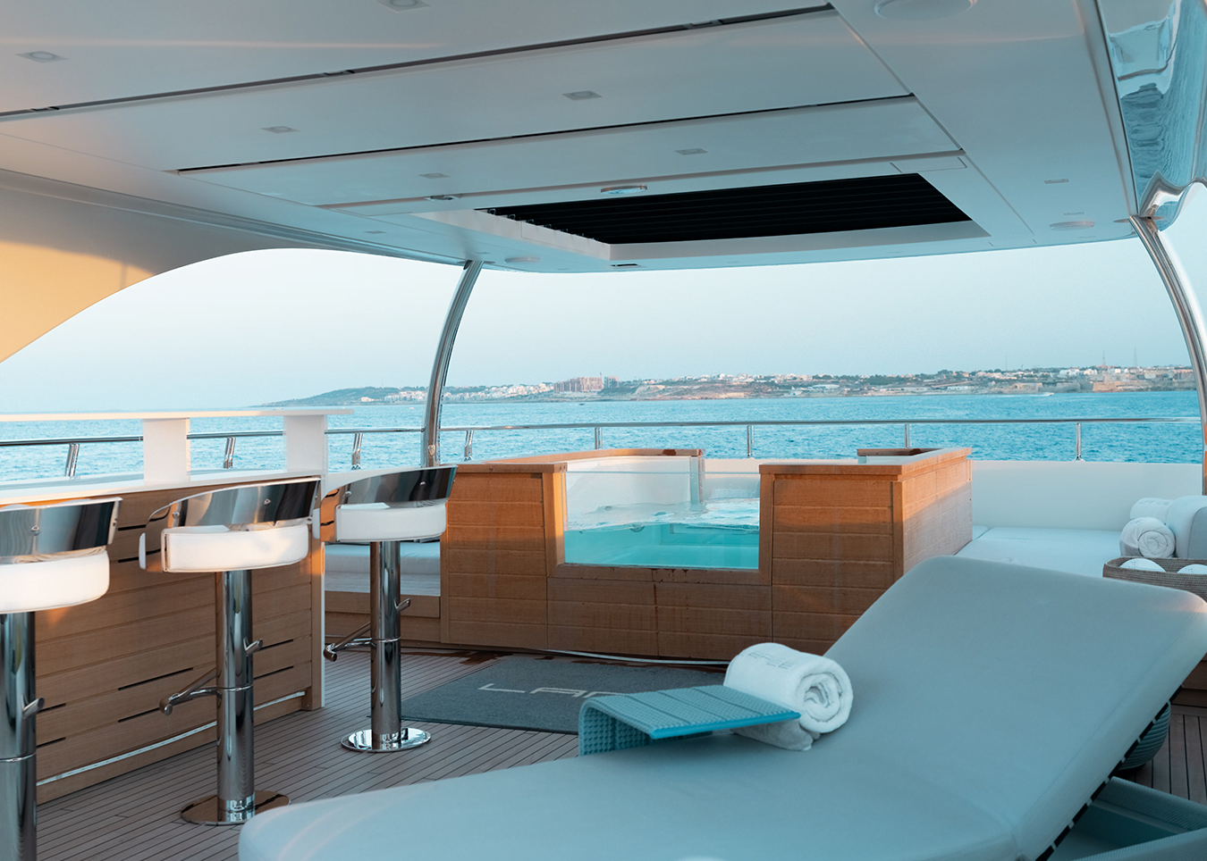 201 Sun deck with jacuzzi.png